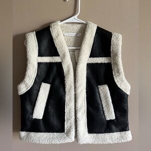 Altar'd State Black Vest with Cream Shearling, Size Small, New with Tags